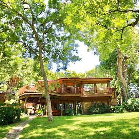 The River Haven - Sleeps 32 - On Guadalupe River Seguin Dış mekan fotoğraf