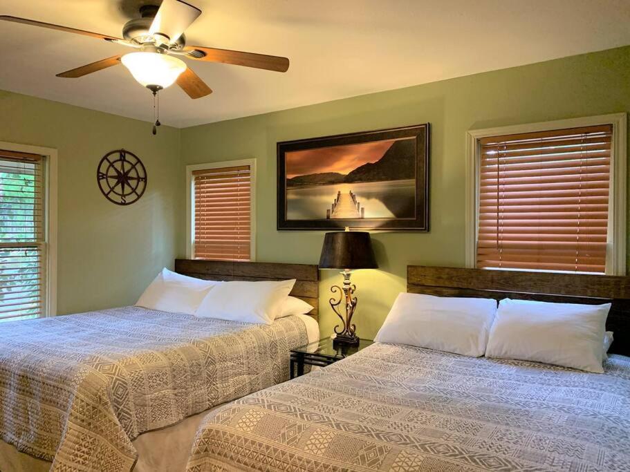 The River Haven - Sleeps 32 - On Guadalupe River Seguin Dış mekan fotoğraf