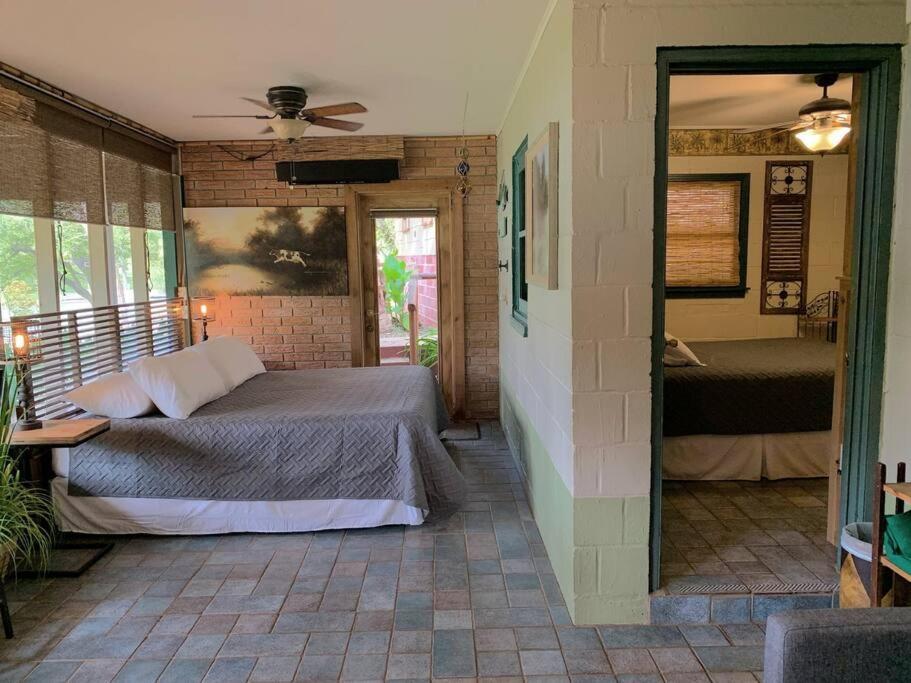 The River Haven - Sleeps 32 - On Guadalupe River Seguin Dış mekan fotoğraf