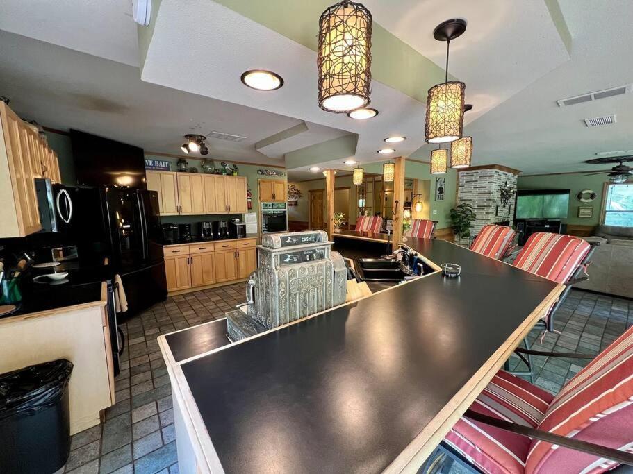 The River Haven - Sleeps 32 - On Guadalupe River Seguin Dış mekan fotoğraf