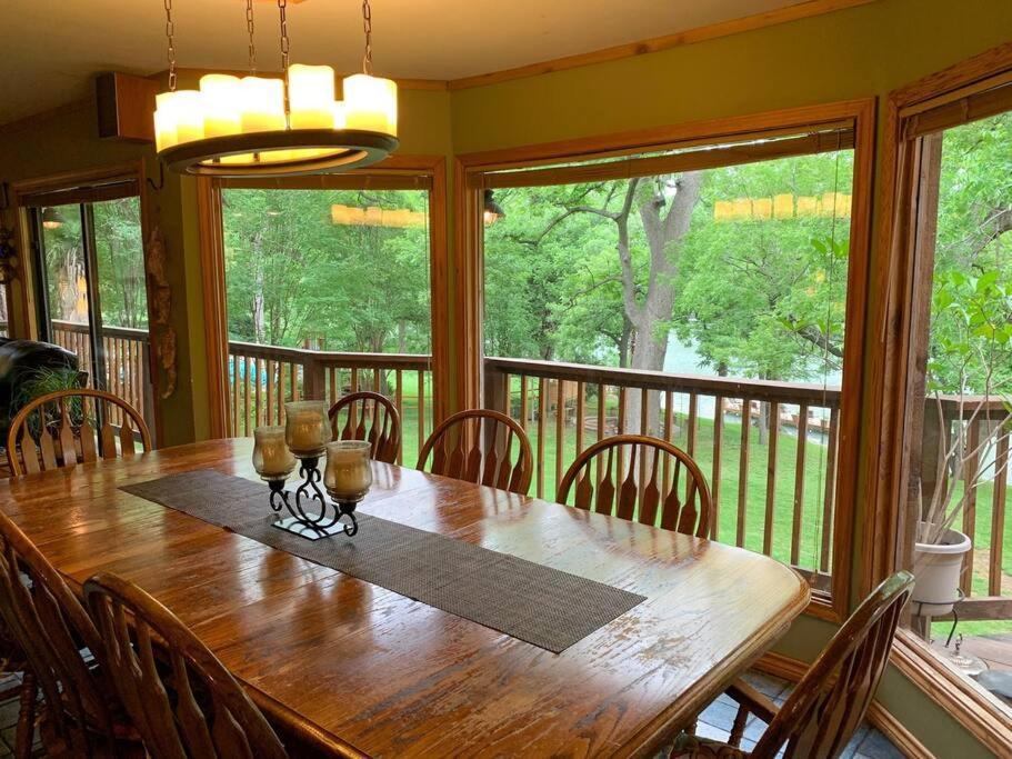 The River Haven - Sleeps 32 - On Guadalupe River Seguin Dış mekan fotoğraf
