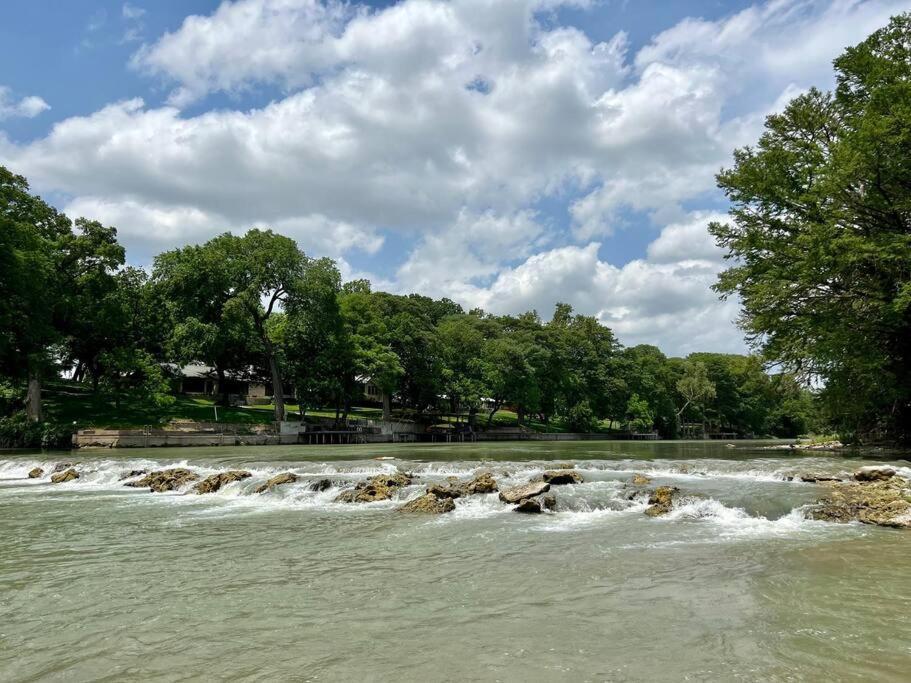 The River Haven - Sleeps 32 - On Guadalupe River Seguin Dış mekan fotoğraf