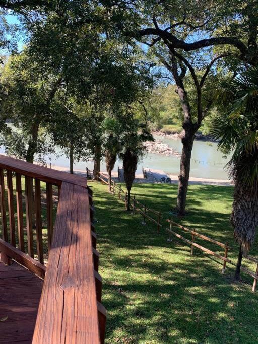 The River Haven - Sleeps 32 - On Guadalupe River Seguin Dış mekan fotoğraf