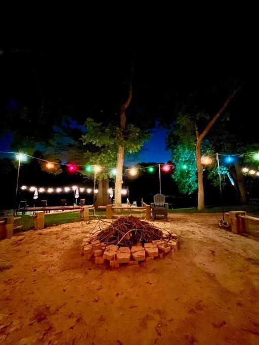 The River Haven - Sleeps 32 - On Guadalupe River Seguin Dış mekan fotoğraf